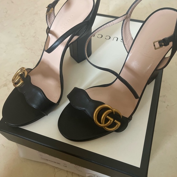 Authentic gucci sandals - Picture 3 of 4